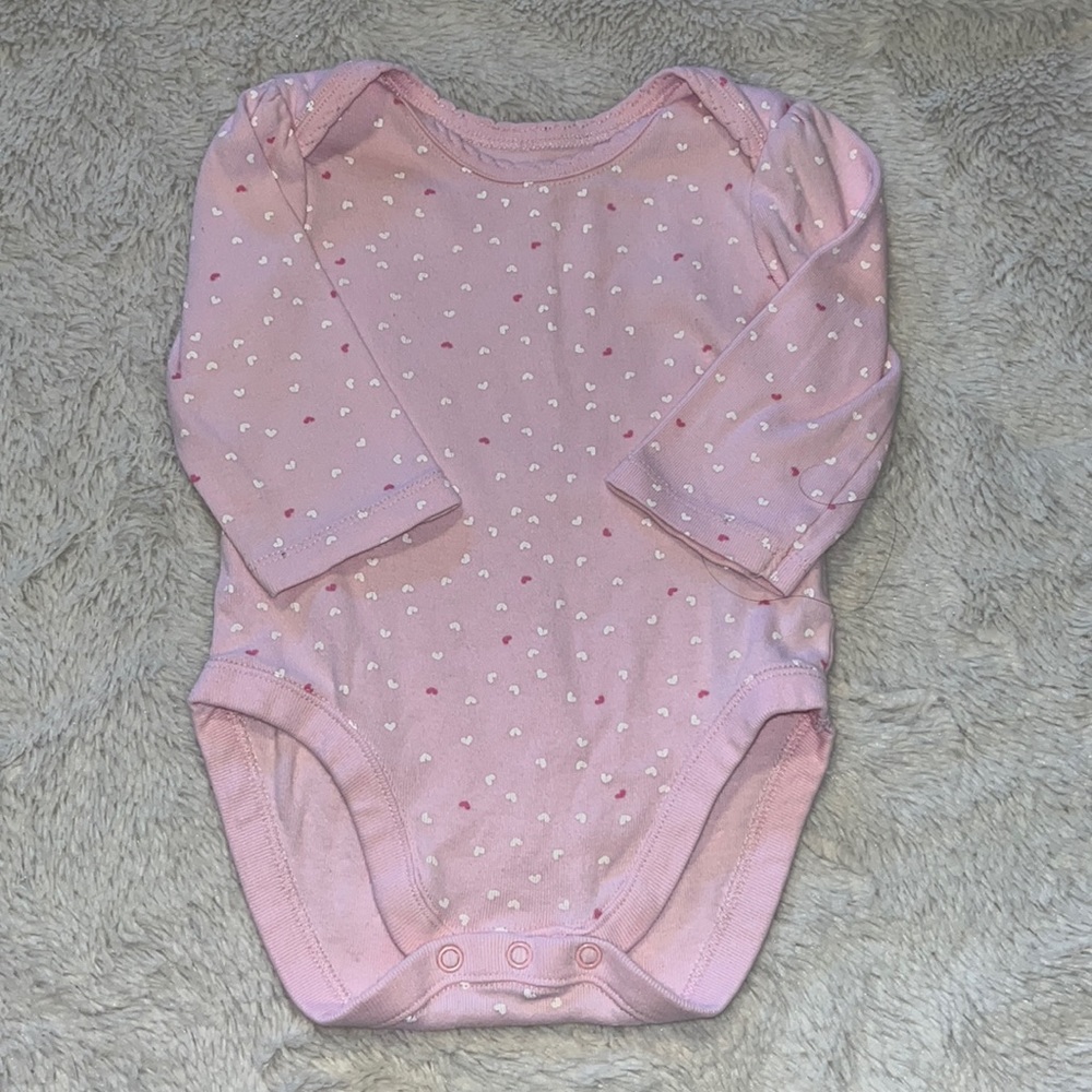 (3 for $10) the childrens place 3-6 month pink heart print bodysuit